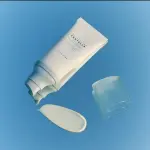 SKIN1004 Madagascar Centella Hyalu-Cica Water-Fit Sun Serum - 50ml 1