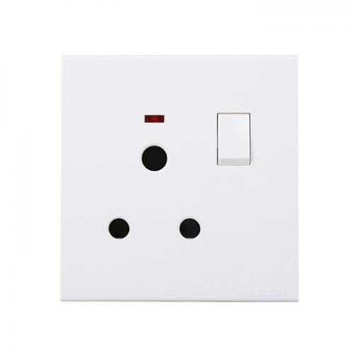 WT3PRSW (White)  3 Pin Round Socket with Switch